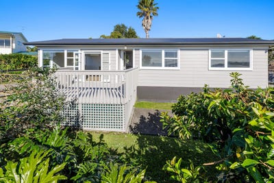 /international/nz/stanmore-bay-rodney-380066119505/