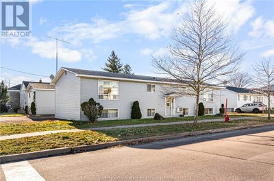 /international/ca/100-vail-moncton-new-brunswick-310058458629/