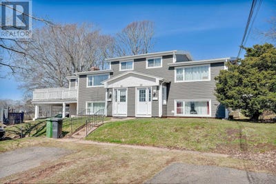 /international/ca/30-30a-32-newland-crescent-charlottetown-prince-edward-island-310059254206/