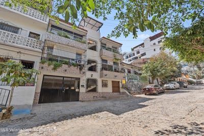 /international/mx/1236-c-ecuador-puerto-vallarta-jalisco-310000016726/