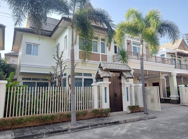 Kri Kri こおり- Sanpakoi, Bamrungrat Road, Wat Ket, Chiang Mai, 50000 Thailand, Chiang Mai, 