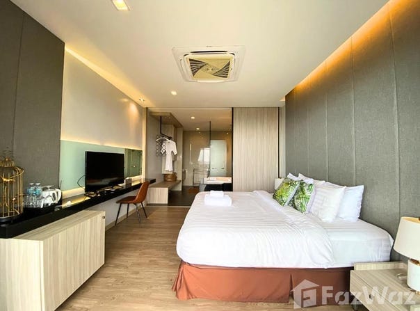 View Cafe Phuket, เจ้าฟ้า 73, Chalong, Phuket, 83130 Thailand, Phuket, 
