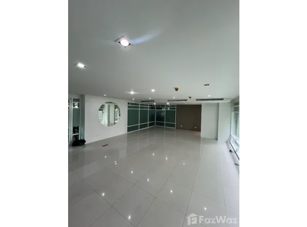 321/5 Soi Li La Nut, Khlong Tan Nuea, Vadhana, Bangkok, 10110 Thailand, Vadhana, 