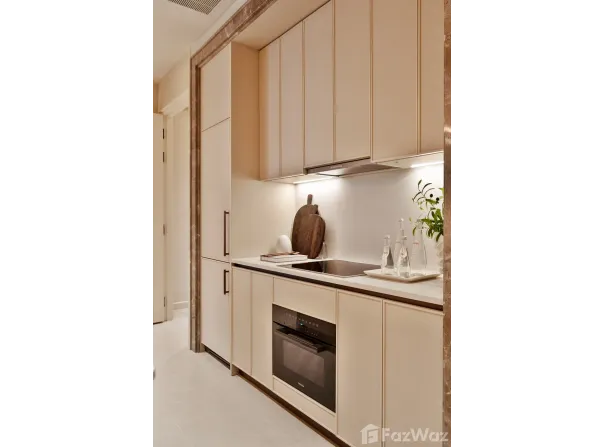 Max Travel, Sukhumvit Road, Khlong Toei, Bangkok, 10110 Thailand, Khlong Toei, 