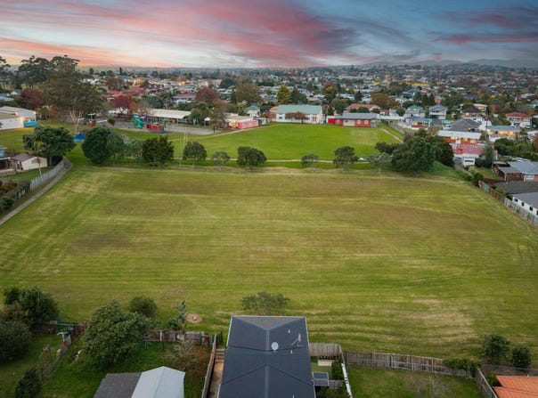 52f Vodanovich Road, Te Atatu South, Waitakere City