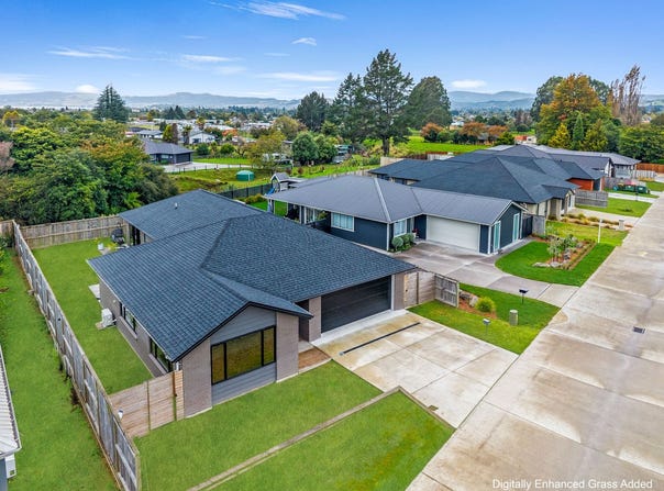 19 Lloyd Crescent, Pukehangi, Rotorua