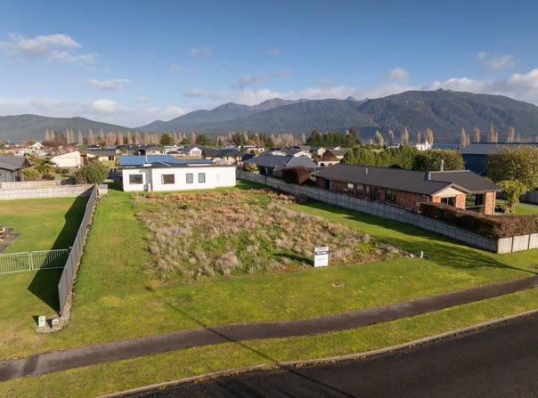25 Acheron Way, Te Anau, Southland