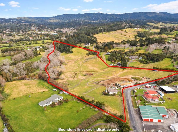 Henderson, Waitakere City