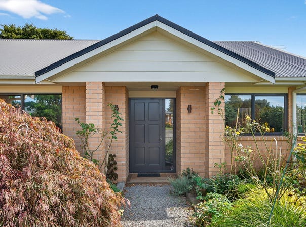 Daffodil Grove, Carterton, Carterton