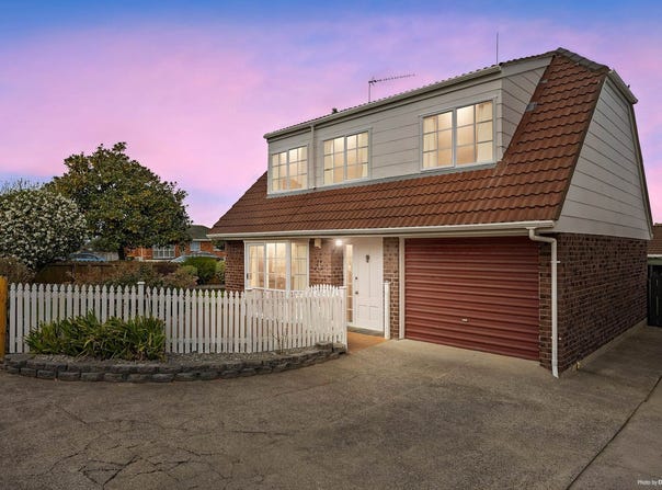 Botany Road, Botany Downs, Manukau City