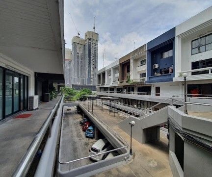 /international/th/287-soi-kantabut-1-khlong-tan-nuea-vadhana-bangkok-10110-thailand-vadhana-bangkok-340000063489/