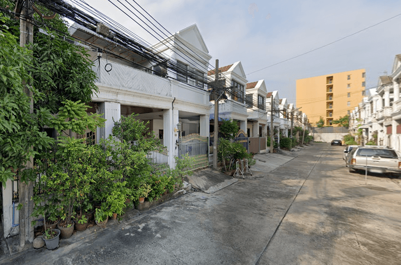/international/th/soi-saen-suk-phra-khanong-khlong-toei-bangkok-10110-tha-phra-khanong-bangkok-340066166370/