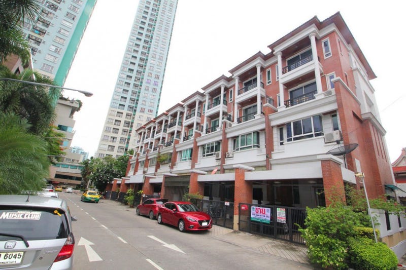 /international/th/soi-muban-lumphini-townhome-ratchada-rama-3-chong-nonsi-yan-nawa-bangkok-10120-tha-chong-nonsi-bangkok-340000089300/