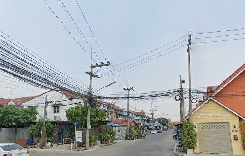 /international/th/17-15-lamlukka-road-lat-sawai-lam-luk-ka-pathum-thani-12150-thailand-lam-luk-ka-pathum-thani-340000142345/