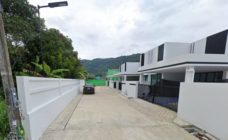 /international/th/10-13-moo-10-chalong-mueang-phuket-phuket-83130-tha-chalong-phuket-340000093391/