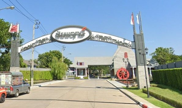 /international/th/chaiyapruk-srinakarin-bang-mueang-samut-prakan-10270-thailand-samut-prakan-changwat-samut-prakan-340065925814/