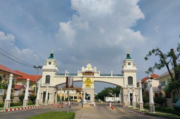 /international/th/phutthamonthon-sai-4-road-krathum-lom-sam-phran-nakhon-pathom-73220-thailand-sam-phran-changwat-nakhon-pathom-340000038798/