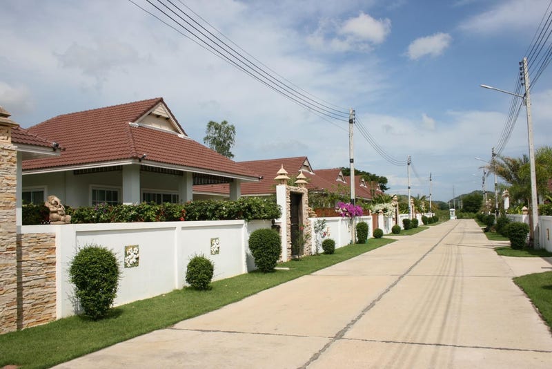 /international/th/100-10-moo-1-thap-tai-hua-hin-prachuap-khiri-khan-77110-tha-thap-tai-prachuap-khiri-khan-340000146797/