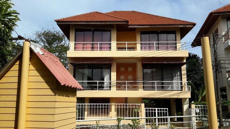 /international/th/34-66-soi-choojit-ratsada-phuket-83000-thailand-phuket-phuket-340000021679/