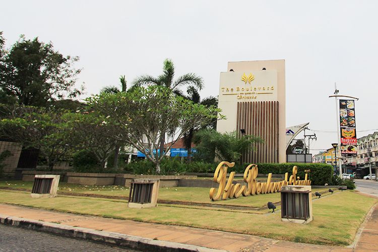 /international/th/soi-muban-the-boulevard-si-racha-surasak-si-racha-chon-buri-20110-tha-surasak-chon-buri-340000055031/
