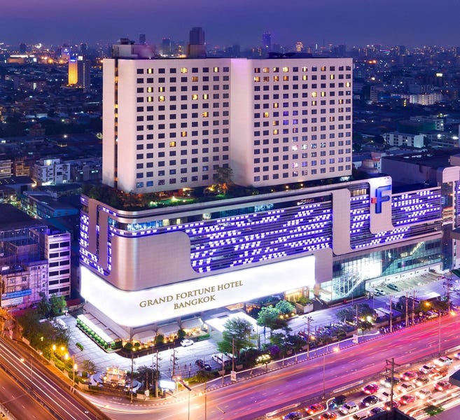 /international/th/steak-lung-yai-c-p-tower-2-ratchadaphisek-rd-din-daeng-bangkok-10400-tha-din-daeng-bangkok-340000040445/