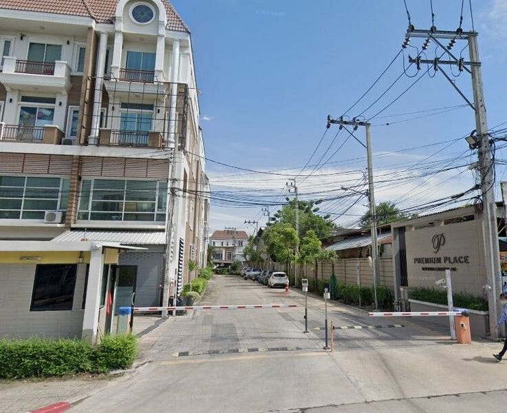 /international/th/111-196-pho-kaeo-road-nawamin-bueng-kum-bangkok-10230-thailand-bueng-kum-bangkok-340065863872/