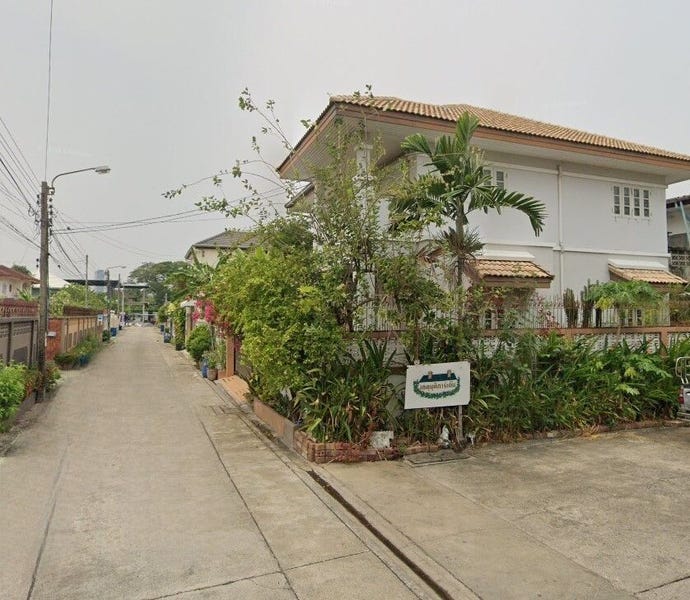 /international/th/20-743-lat-phrao-80-yaek-26-wang-thonglang-bangkok-10310-thailand-wang-thonglang-bangkok-340065940963/