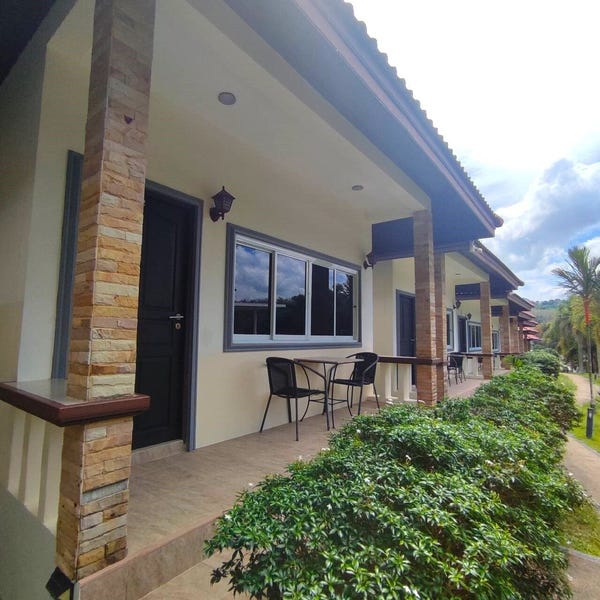 /international/th/airport-seafood-phuket-airport-villa-96-67-highway-4026-sakhu-thalang-phuket-83110-tha-sakhu-phuket-province-340000020044/