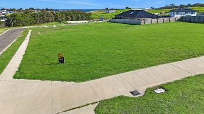 /international/au/4-lochard-terrace-lakes-entrance-vic-205264263/