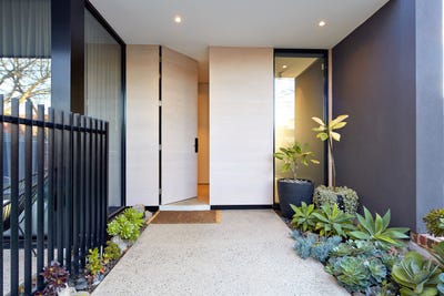 /international/au/21-iguide-street-whitlam-act-1337935443/