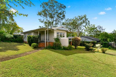 /international/au/18-tracey-street-kenmore-qld-151733368/