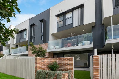/international/au/44-31-woolworths-street-everton-park-qld-152216756/
