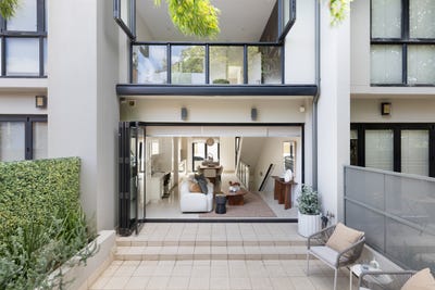 /international/au/2-30-norton-street-glebe-nsw-152320100/