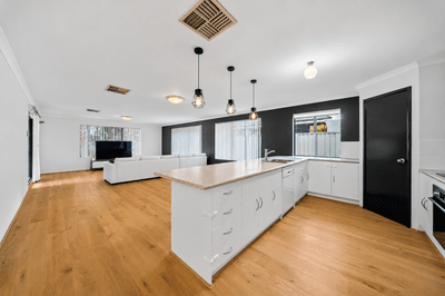 /international/au/11-gilman-court-piara-waters-wa-151392620/