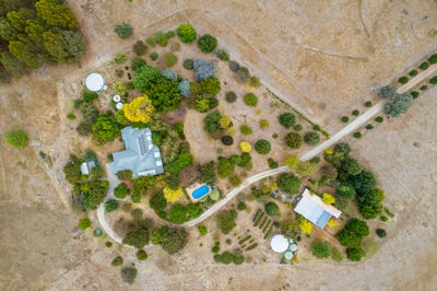 /international/au/206-alma-road-beechworth-vic-150361408/