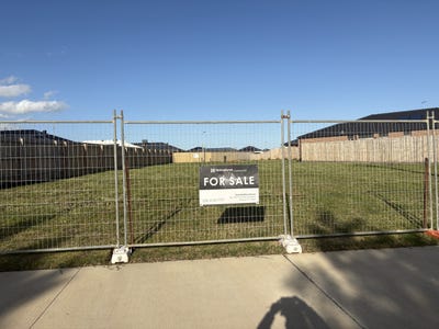/international/au/9-iron-lane-morwell-vic-205264407/
