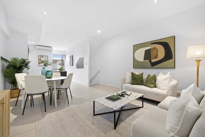 /international/au/4-66-alpha-street-taringa-qld-151967064/