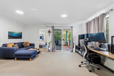 /international/au/2-1-hillsdon-road-taringa-qld-151629308/