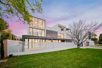 /international/au/19b-troy-street-applecross-wa-151323024/