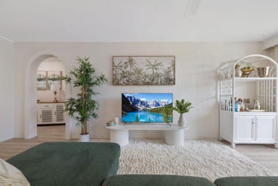 /international/au/10-12-patrick-lane-toowong-qld-151631756/