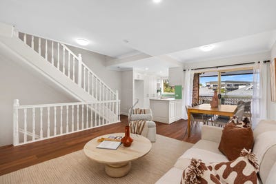 /international/au/9-27-swann-road-taringa-qld-152152688/