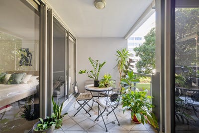 /international/au/401-5-potter-street-waterloo-nsw-152212032/